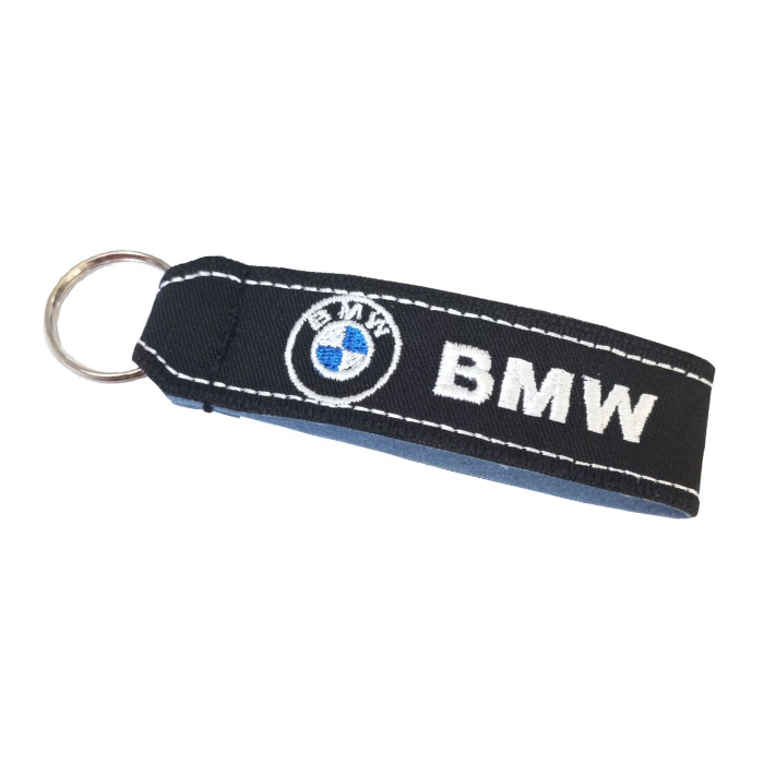 yfasmatino-kentito-mprelok-me-to-logotypo-tis-bmw-diploto